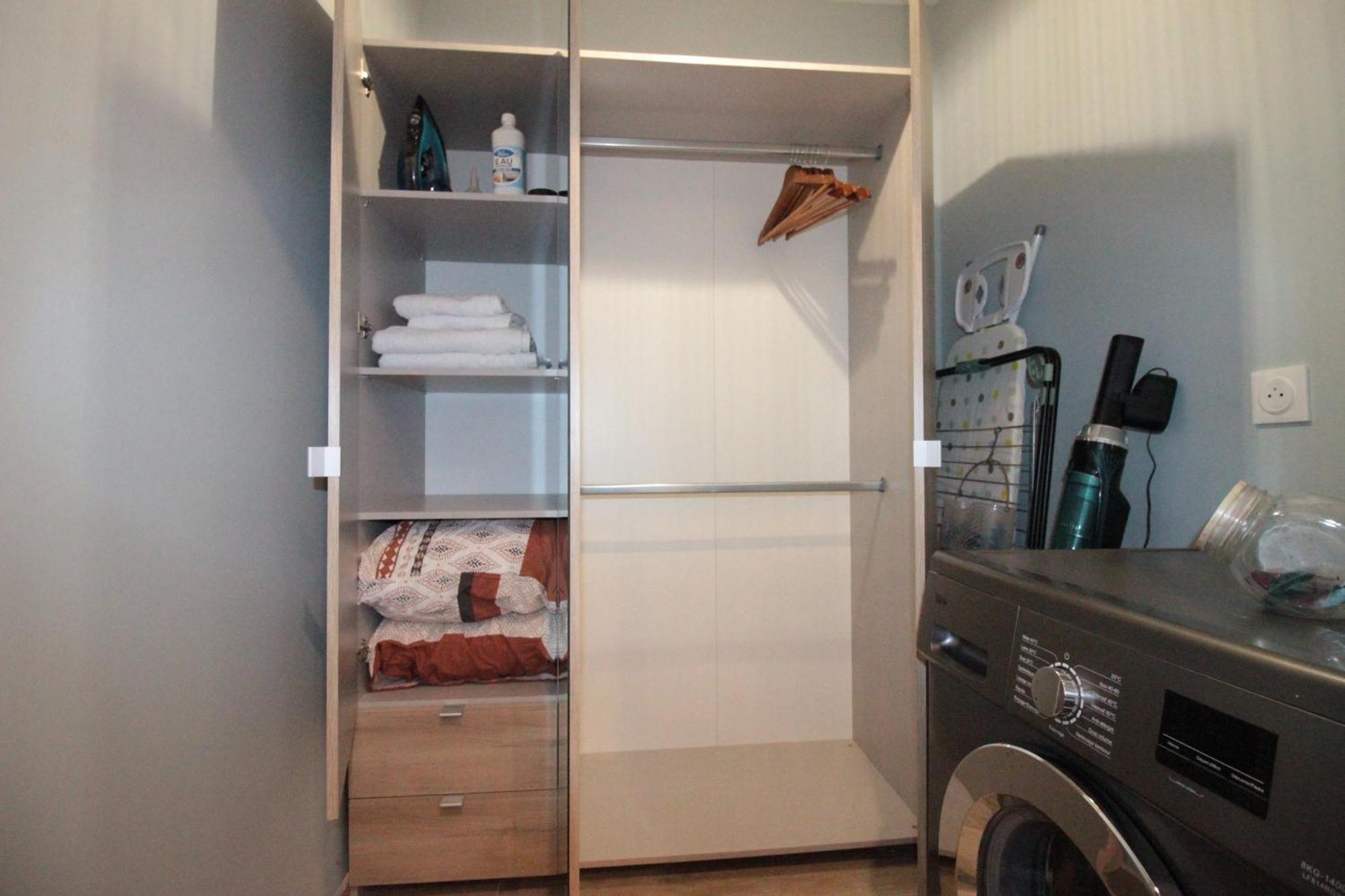 Luxury Studio, Rez De Chaussee, Parking Prive Video Surveillance, Canape Haute Qualite Convertible Couchage 2 Personnes, Centre Ville Proche, Restaurant, Boulangerie 2 Minutes A Pied, Terrasse - 800Metre Carre De Terrain - Gere Par Presta-Zen'Service Verdun-sur-Meuse Luaran gambar